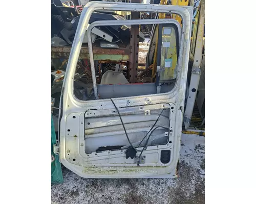 VOLVO VNL Door Assembly, Front