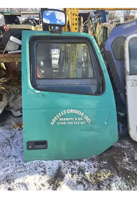 VOLVO VNL Door Assembly, Front
