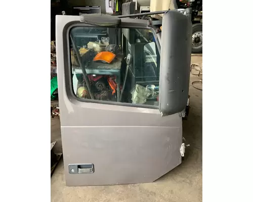 VOLVO VNL Door Assembly, Front