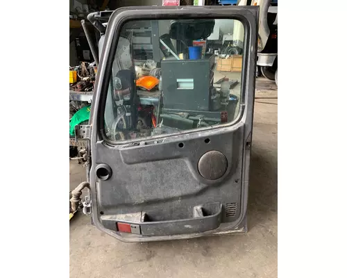 VOLVO VNL Door Assembly, Front