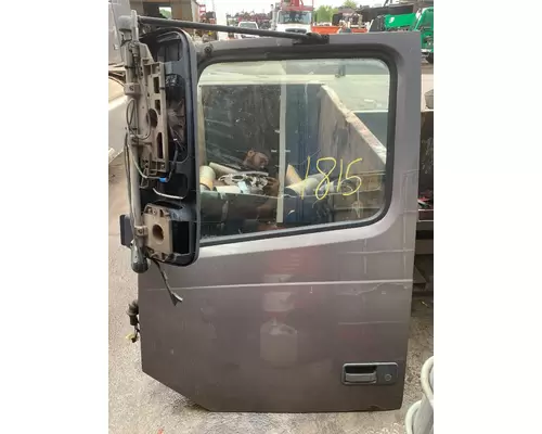 VOLVO VNL Door Assembly, Front