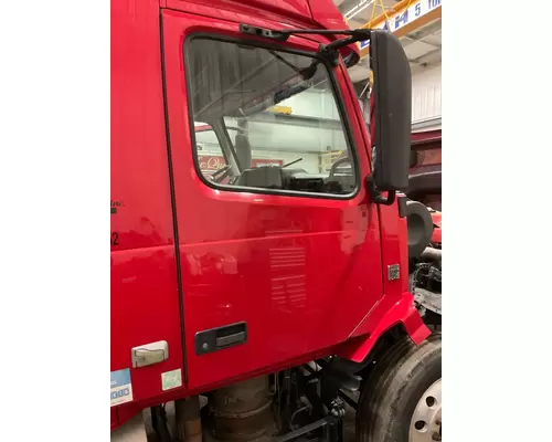 VOLVO VNL Door Assembly, Front