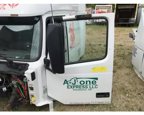 VOLVO VNL Door Assembly, Front