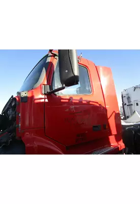 VOLVO VNL Door Assembly, Front