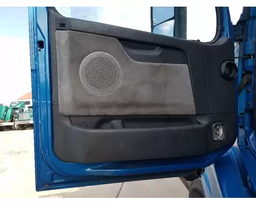 VOLVO VNL Door Assembly, Front