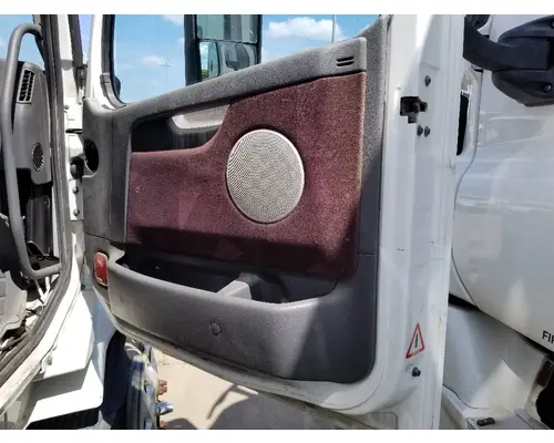 VOLVO VNL Door Assembly, Front