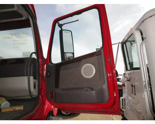 VOLVO VNL Door Assembly, Front