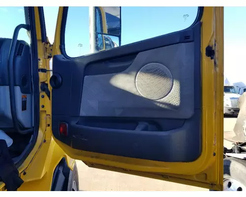 VOLVO VNL Door Assembly, Front