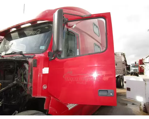 VOLVO VNL Door Assembly, Front