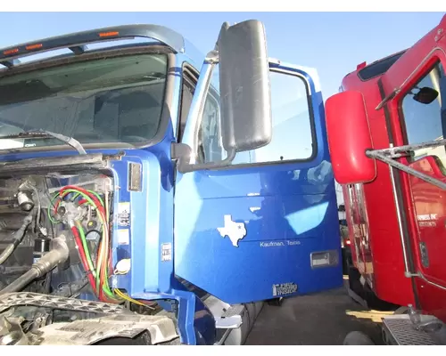 VOLVO VNL Door Assembly, Front