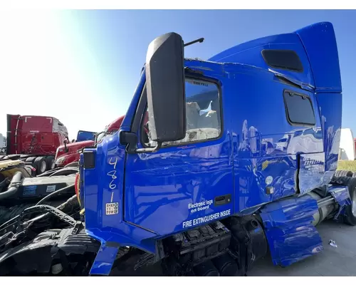 VOLVO VNL Door Assembly, Front