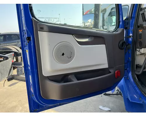 VOLVO VNL Door Assembly, Front