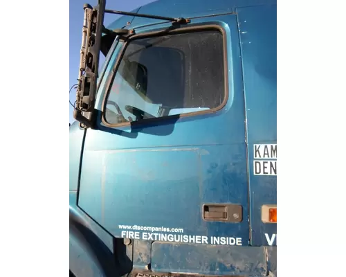 VOLVO VNL Door Assembly, Front