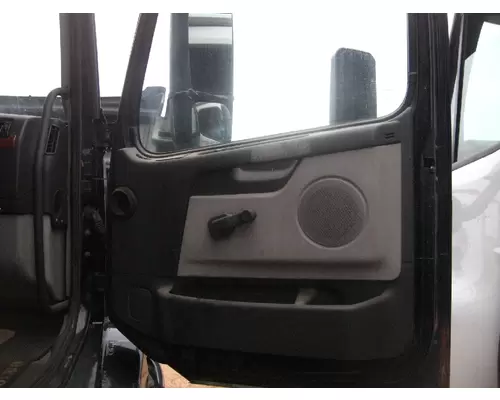 VOLVO VNL Door Assembly, Front