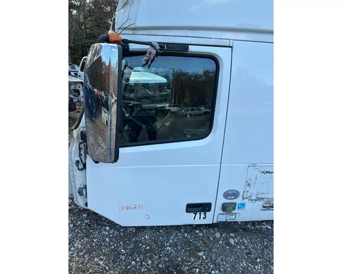 VOLVO VNL Door Assembly, Front