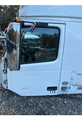 VOLVO VNL Door Assembly, Front
