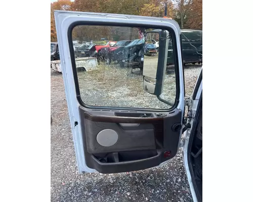 VOLVO VNL Door Assembly, Front
