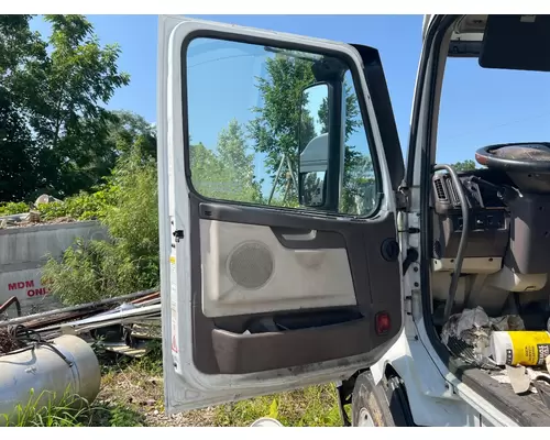 VOLVO VNL Door Assembly, Front