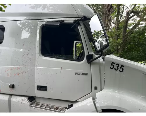 VOLVO VNL Door Assembly, Front