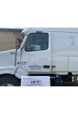 VOLVO VNL Door Assembly, Front