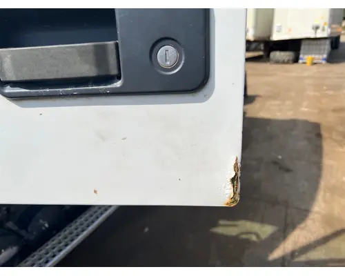 VOLVO VNL Door Assembly, Front
