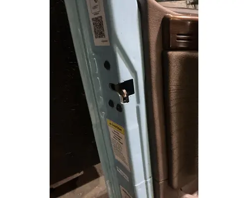 VOLVO VNL Door Assembly, Front