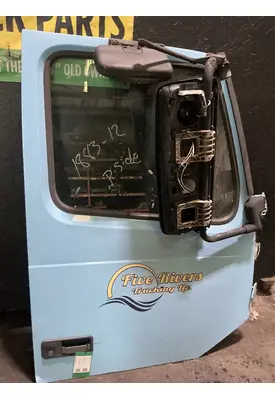 VOLVO VNL Door Assembly, Front