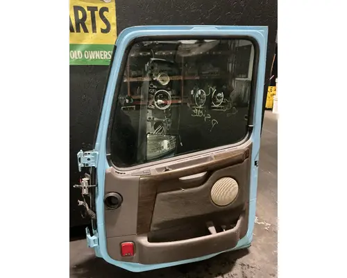 VOLVO VNL Door Assembly, Front