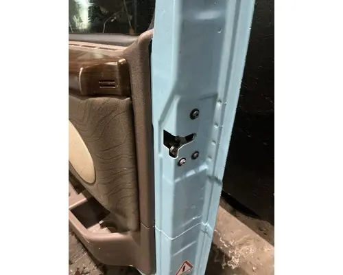 VOLVO VNL Door Assembly, Front
