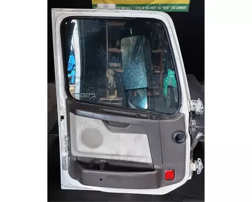 VOLVO VNL Door Assembly, Front