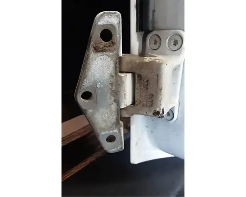 VOLVO VNL Door Assembly, Front