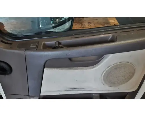 VOLVO VNL Door Assembly, Front