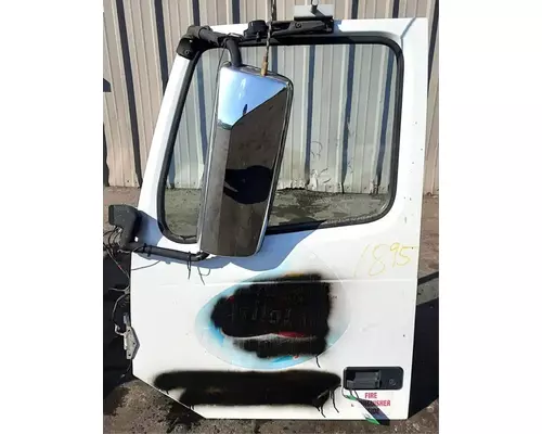 VOLVO VNL Door Assembly, Front