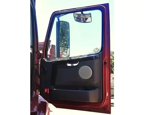 VOLVO VNL Door Assembly, Front