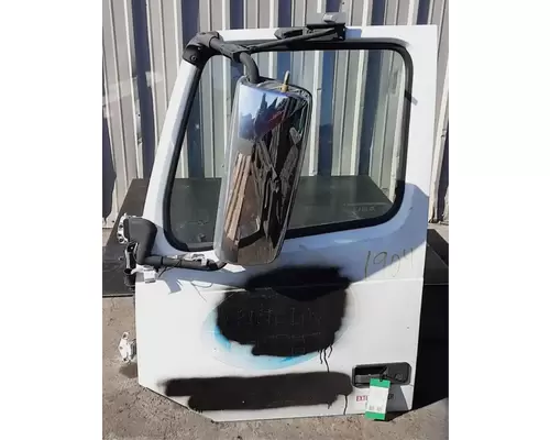 VOLVO VNL Door Assembly, Front