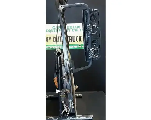 VOLVO VNL Door Assembly, Front