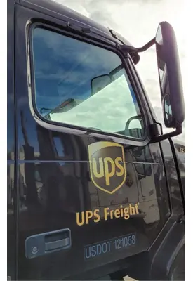 VOLVO VNL Door Assembly, Front
