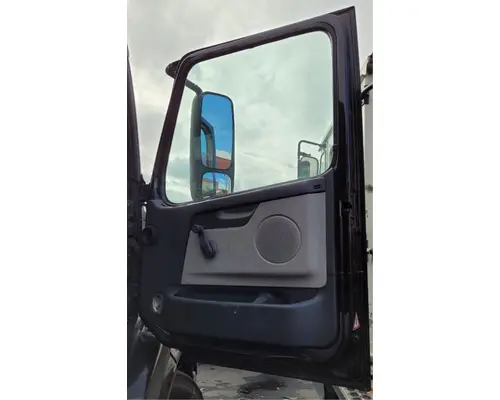VOLVO VNL Door Assembly, Front