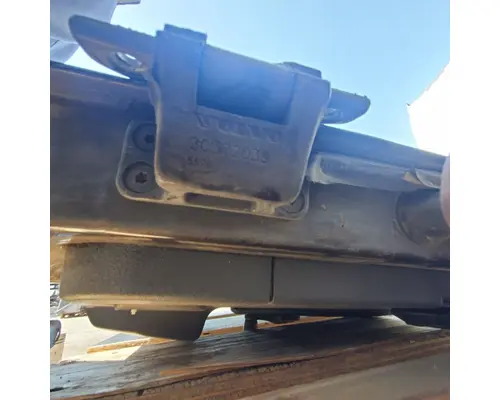 VOLVO VNL Door Assembly, Front