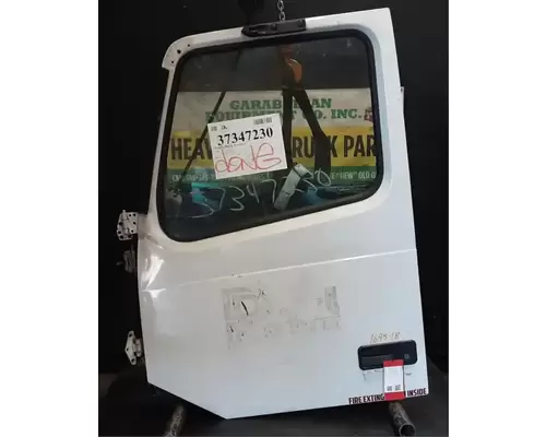 VOLVO VNL Door Assembly, Front