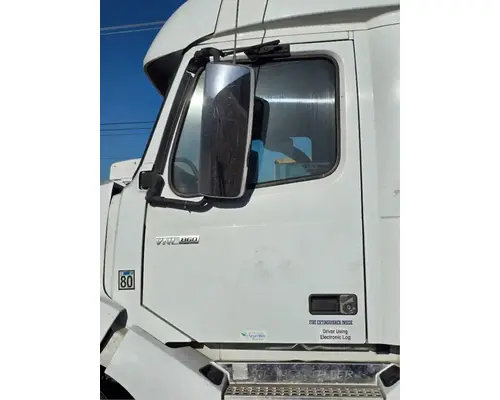 VOLVO VNL Door Assembly, Front