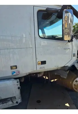 VOLVO VNL Door Assembly, Front