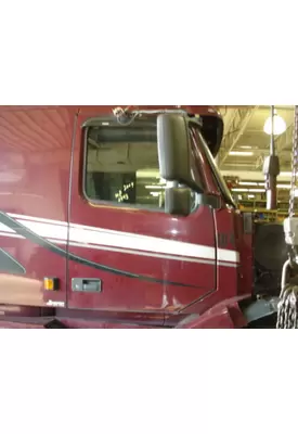 VOLVO VNL Door Assembly, Front