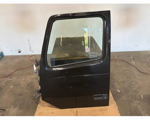 VOLVO VNL Door Assembly