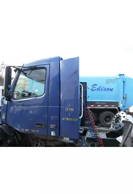 VOLVO VNL Door Glass, Front