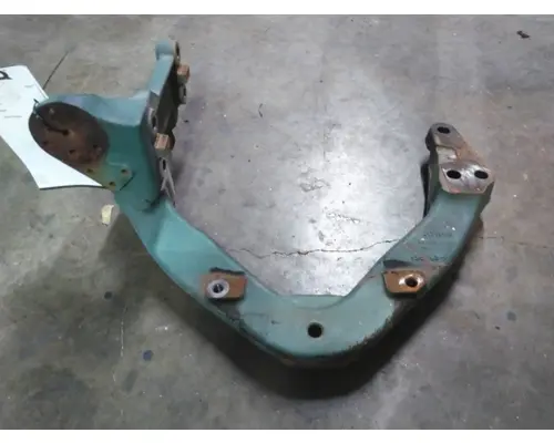 VOLVO VNL ENGINE MOUNTS, VEHICLE (FRONT)