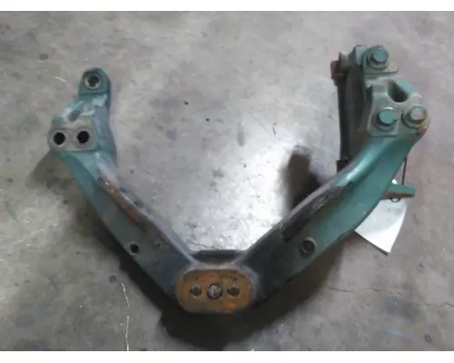 VOLVO VNL ENGINE MOUNTS, VEHICLE (FRONT)