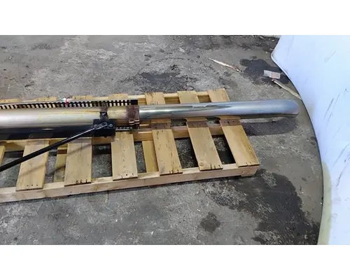 VOLVO VNL EXHAUST PIPE