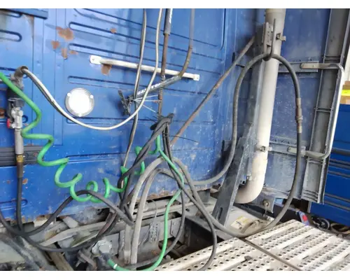 VOLVO VNL EXHAUSTMUFFLER BRACKET