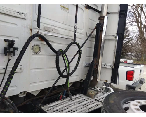 VOLVO VNL EXHAUSTMUFFLER BRACKET